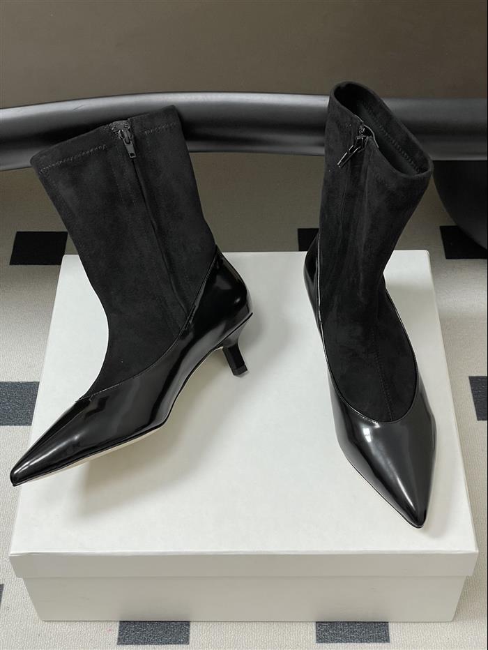 2025112817261413 370